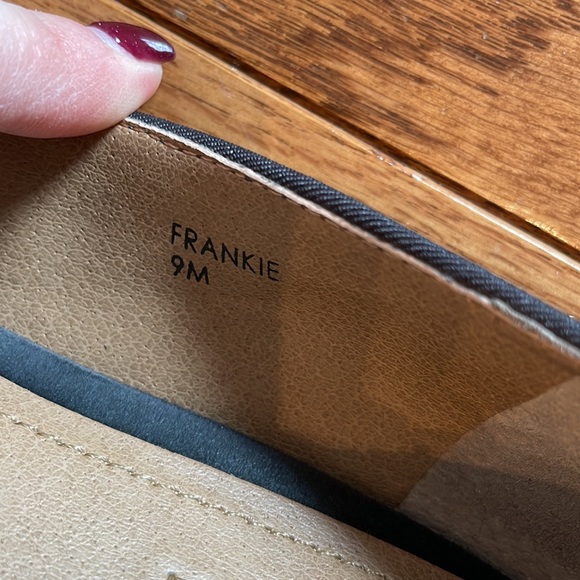 Dark gray suede Tahari flat - Picture 6 of 8